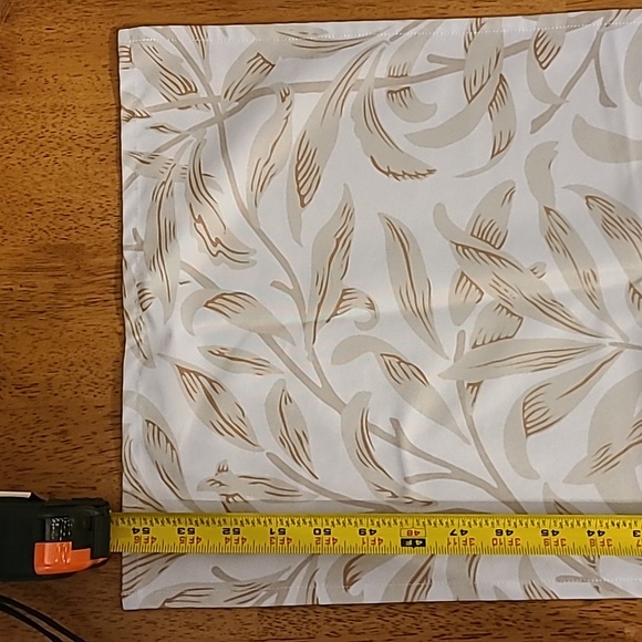 Greenery table runner - Picture 3 of 4